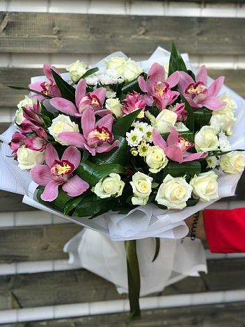 Букет цветов из: Розы и Хризантемы в Кривянской