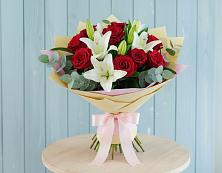 Букет цветов из:  Лилии и Розы в Кривянской