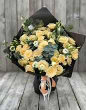 Букет цветов из:  Розы и Лизиантусы в Кривянской