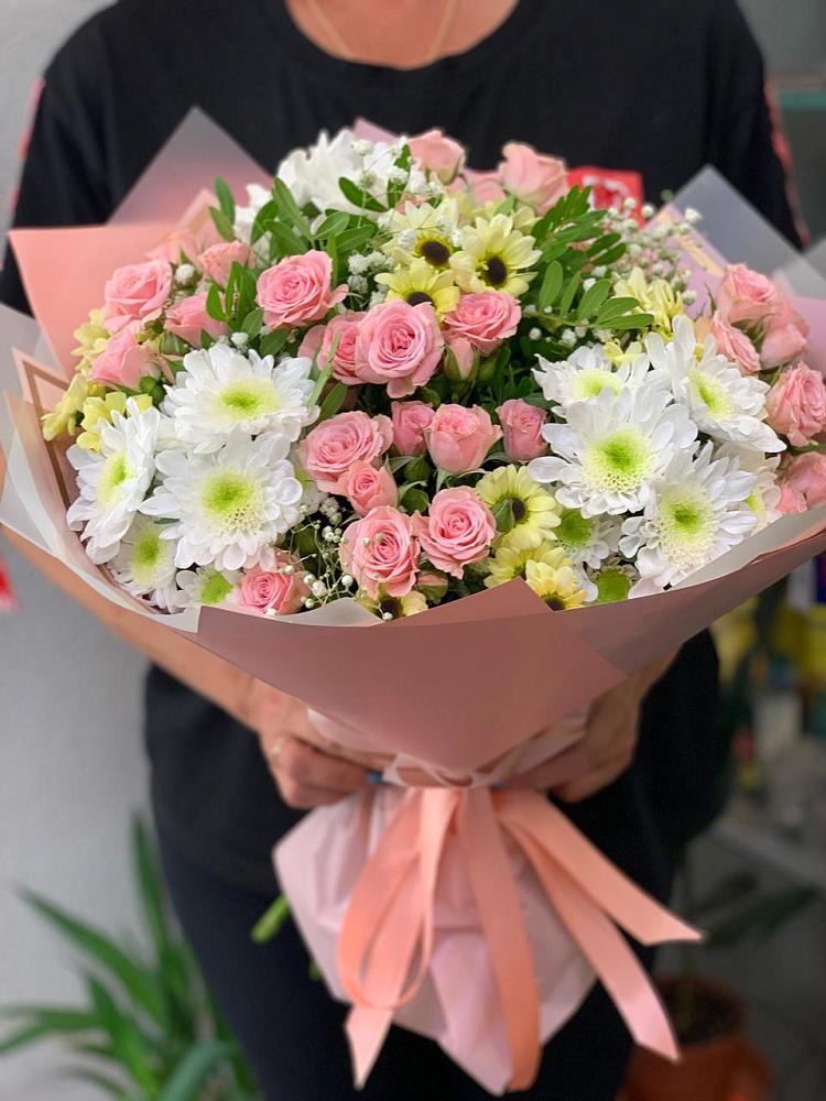 Букет цветов из: Розы и Хризантемы в Кривянской