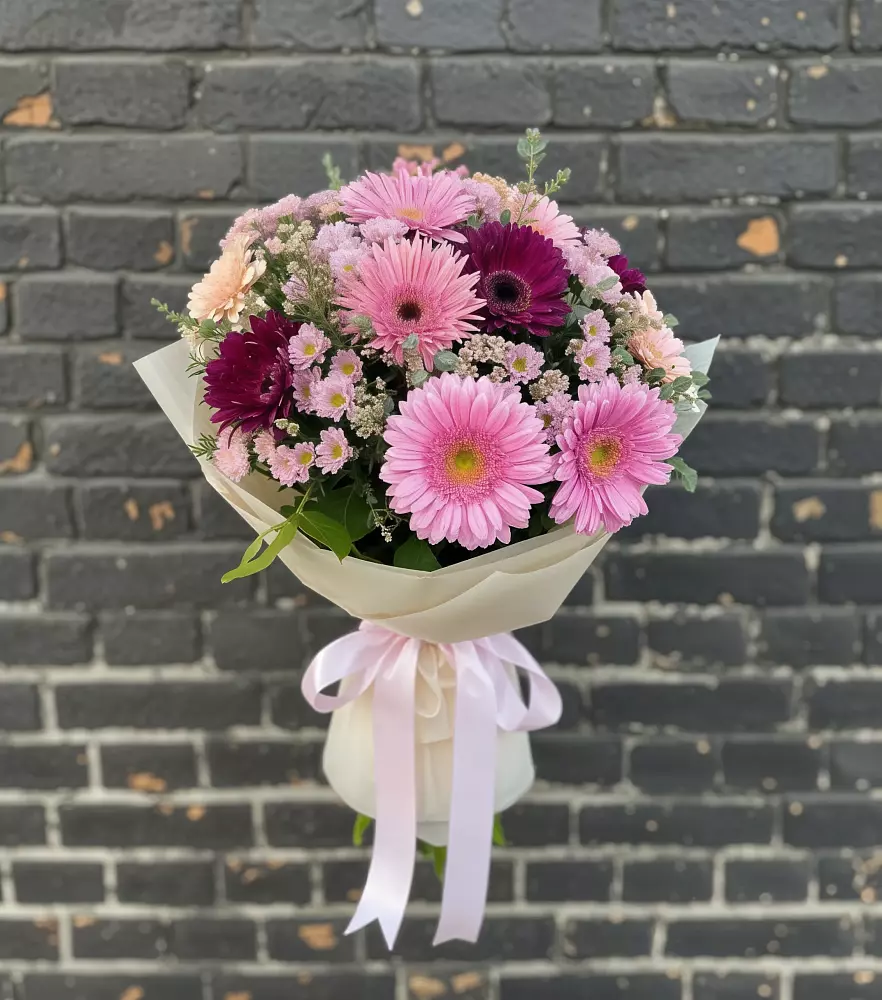 Букет цветов из: Герберы и Хризантемы в Кривянской