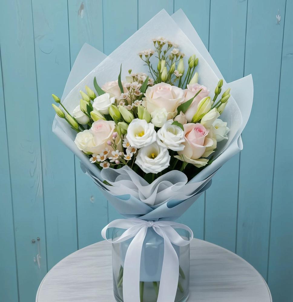 Букет цветов из: Розы и Лизиантусы в Кривянской