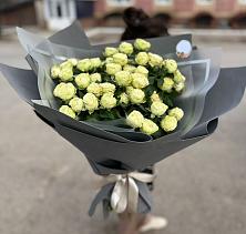Букет Белые кустовые розы Солинеро в Кривянской