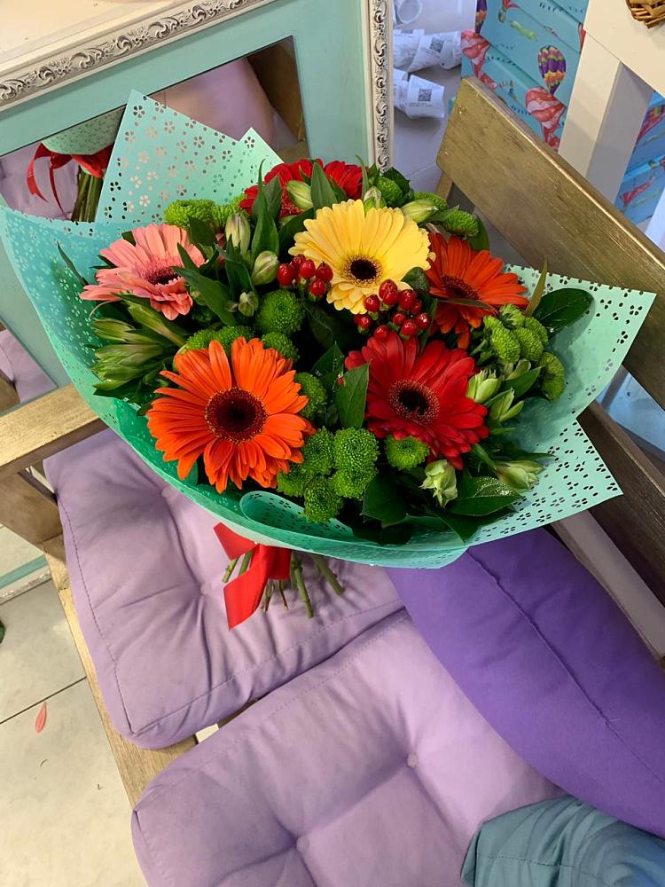 Букет цветов из: Герберы, Хризантемы и Альстромерии в Кривянской