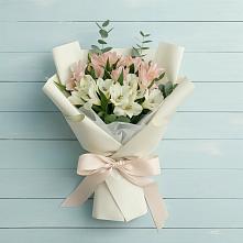 Букет цветов из:  Альстромерии в Кривянской