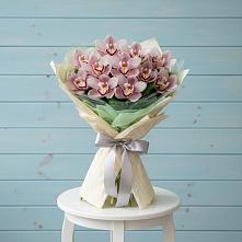 Букет цветов из:  Орхидеи и Розы в Кривянской