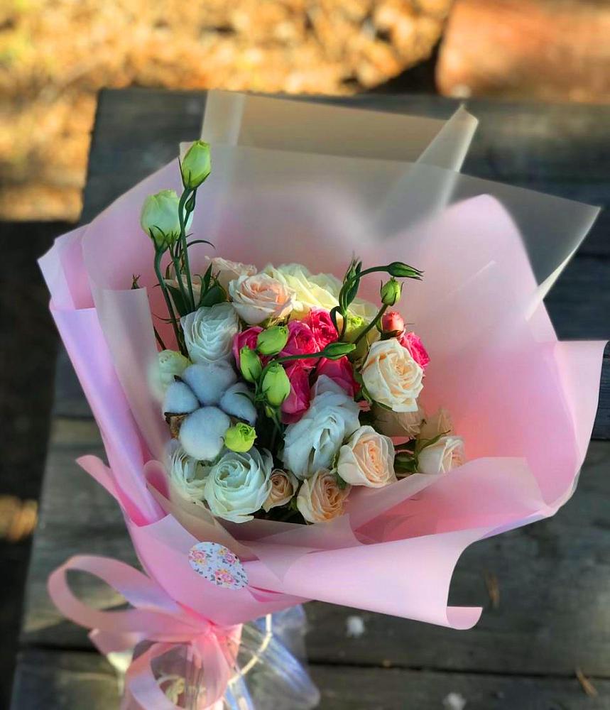 Букет цветов из: Розы и Лизиантусы в Кривянской