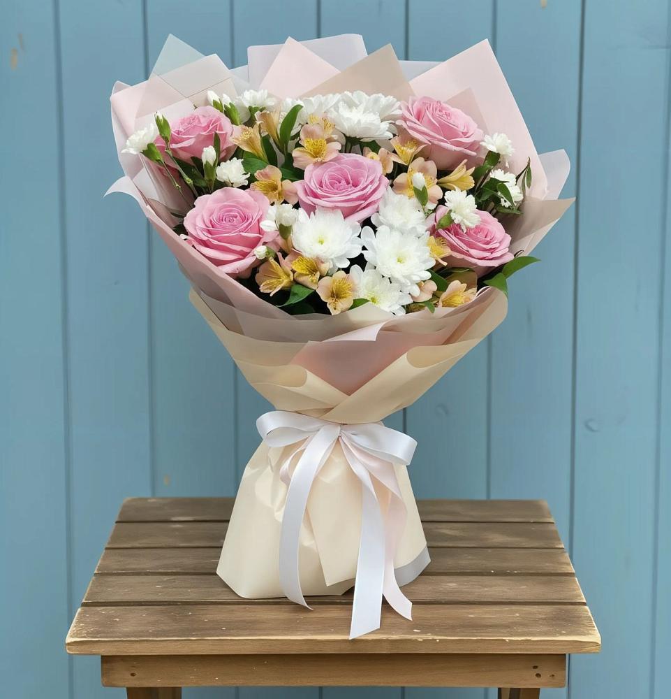 Букет цветов из: Гвоздики, Орхидеи и Розы в Кривянской