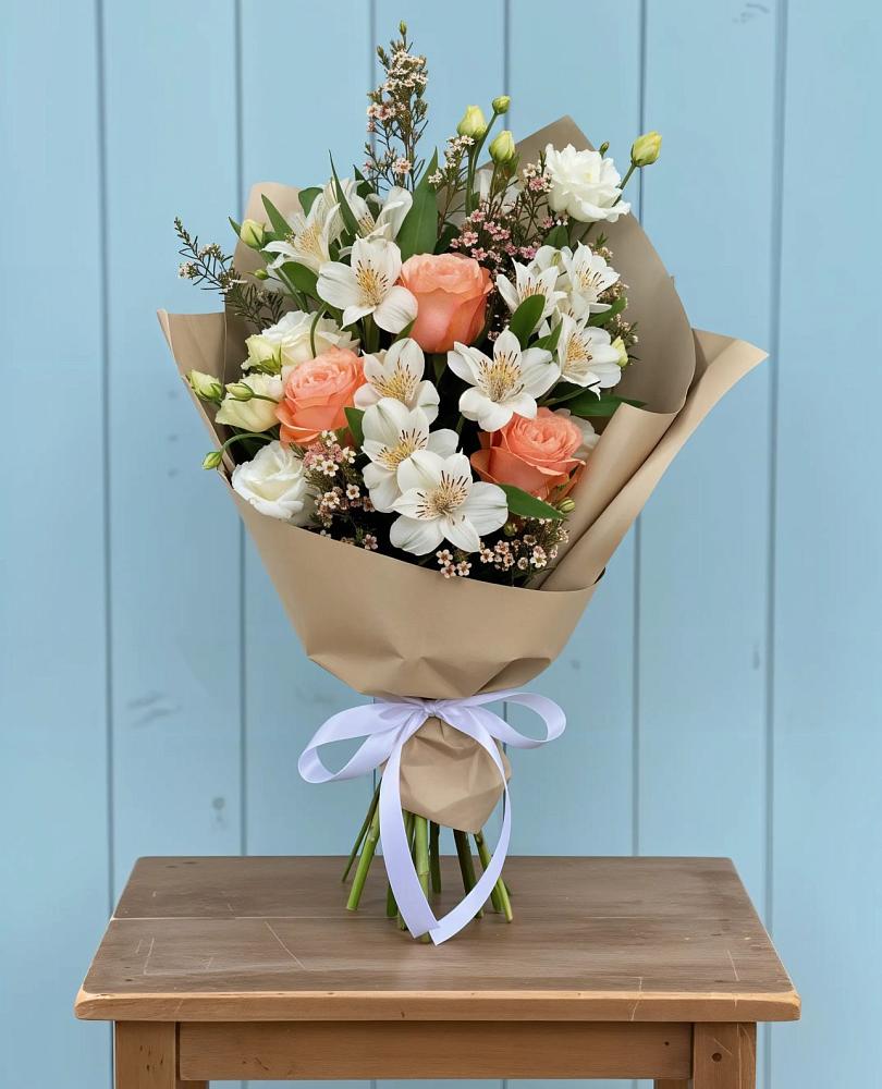 Букет цветов из: Альстромерии, Лизиантусы, Розы и Хризантемы в Кривянской