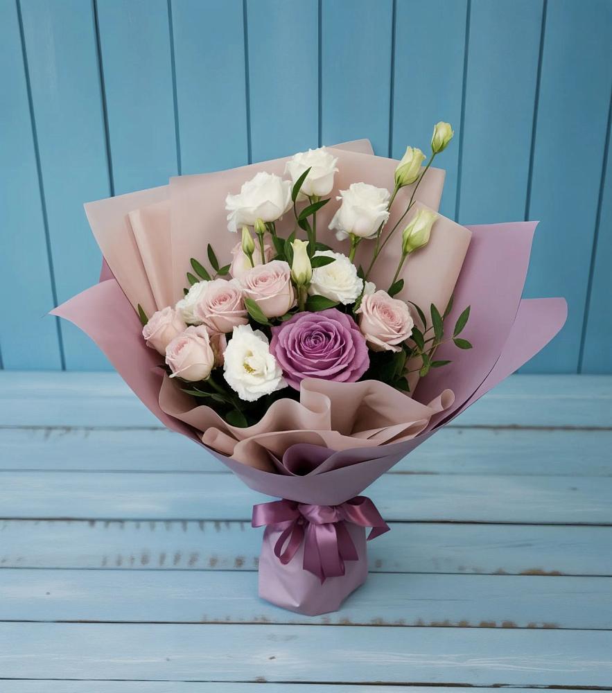 Букет цветов из: Розы и Лизиантусы в Кривянской